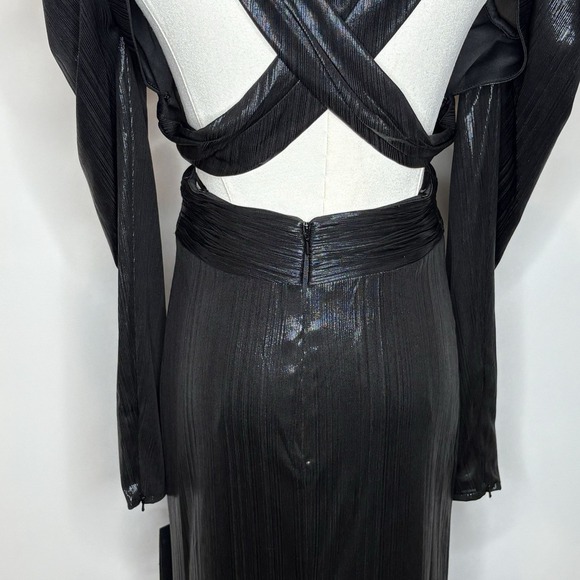 Ieena for Mac Duggal Black Princess Sleeve Cut Out Metallic Gown Womens Size 2 - Picture 12 of 16